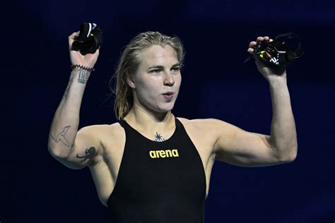 Rūta Meilutytė plaukia