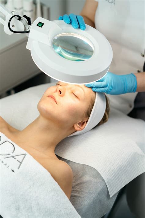 Veido odos valymo procedūra su rūgštimis