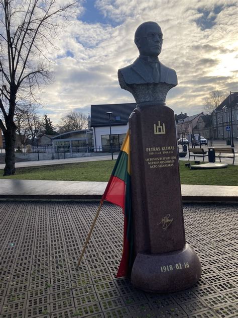 Paminklas Petro Klimui Kalvarijoje