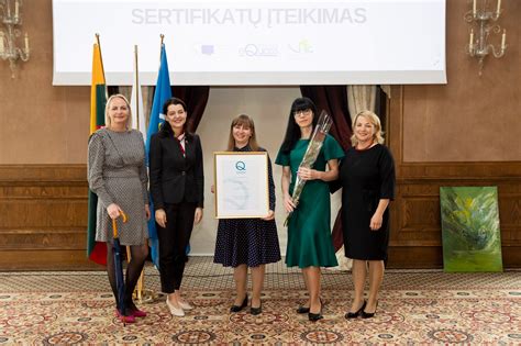 Nuotrauka, iliustruojanti socialinių paslaugų organizacijų vadovų susitikimą.