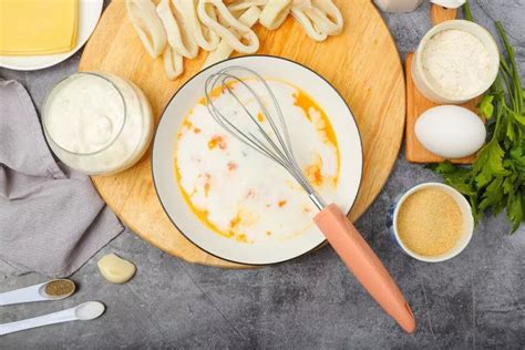 Įvairūs švieži ingredientai salotoms