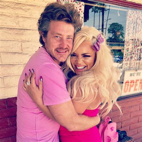 Jason Nash ir Trisha Paytas nuotrauka