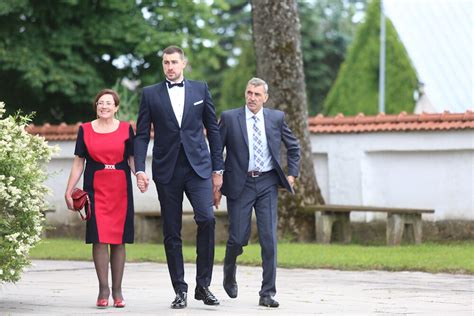 Jonas Drąsutis su tėvais