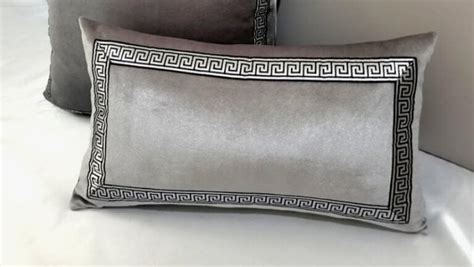 ivairiu formu dekoratyvines pagalveles