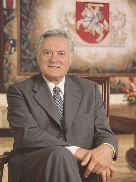 Valdas Adamkus jaunystėje