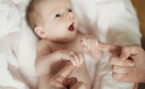 naujagimio refleksai