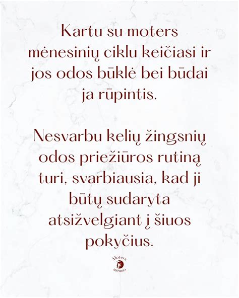 Moteris, atliekanti kvėpavimo pratimus gamtoje