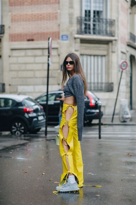 Iškirptos kelnių detalės