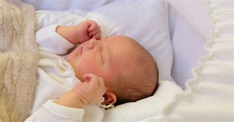 Naujagimio mekonijų nuotrauka