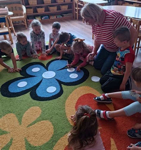 Nuotrauka, vaizduojanti modernią ugdymo įstaigą, pritaikytą įvairiems vaikams