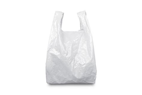 Nuotrauka iš spektaklio, kuriame naudojami plastikiniai maišeliai