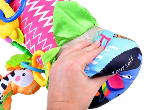 Kūdikio sensorinė stimuliacija su žaislais