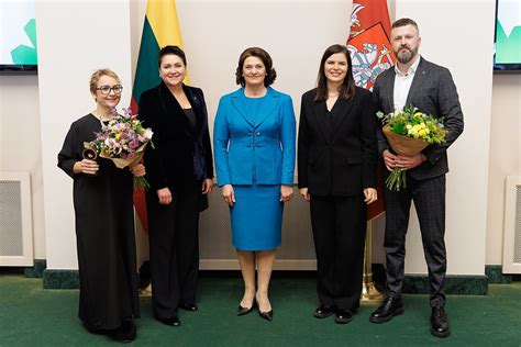 Mokslininkai ir pedagogai, dirbantys su vaikais, vis dažniau susiduria su kalbos ugdymo iššūkiais. Nors dvikalbystė gali suteikti daug privalumų, svarbu tinkamai ją ugdyti, kad išvengtume galimų sunkumų.