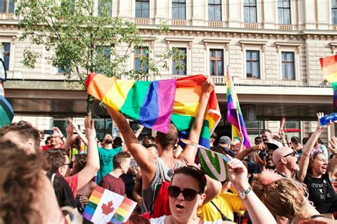 Vaikų teisių ir LGBTQ+ šeimų simbolika