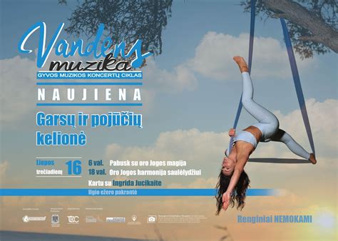 Moterys, užsiimančios joga gamtoje