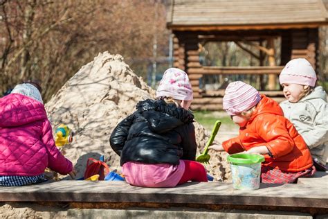 Vaikai mokosi priėmimo į darželį