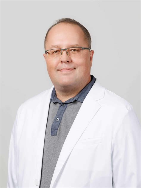 akušeris konsultuoja