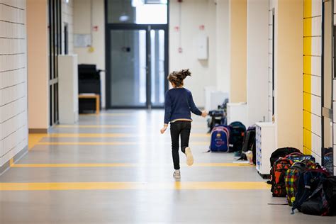 Vaikai bėga sporto renginyje