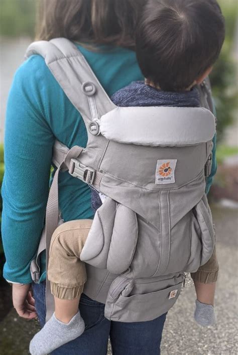 Ergobaby Omni 360 nešynės pozos