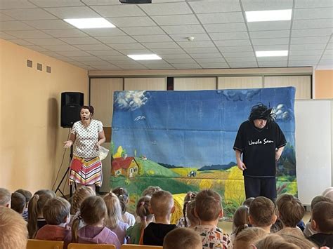 Vaizdas, iliustruojantis vaikų darbą kaime