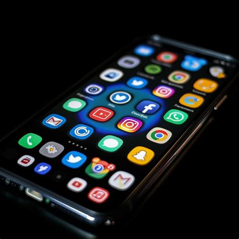 Įvairios programėlių piktogramos telefone