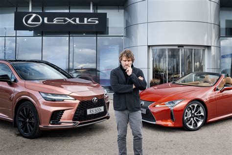 Nuotrauka su įvairiais svarstyklių modeliais