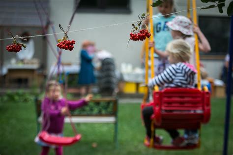 Vaikai mokosi gamtos mokslų darželyje