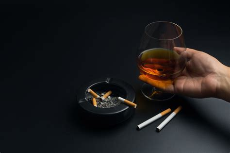 Poveikis burnos sveikatai: rūkymas ir alkoholis