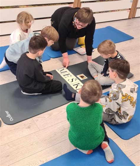 vaikai dalyvauja projektinėje veikloje
