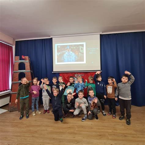 Vaikiškas fotokoliažas su darželio grupės nuotraukomis