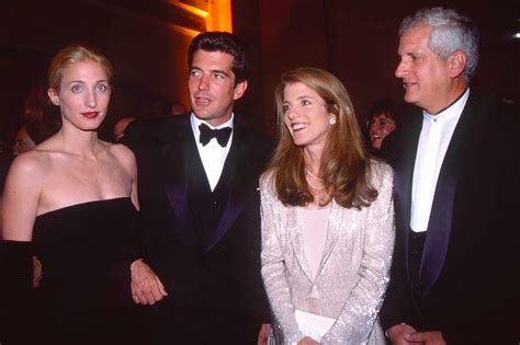 John F. Kennedy Jr. su žmona Carolyn Bessette-Kennedy