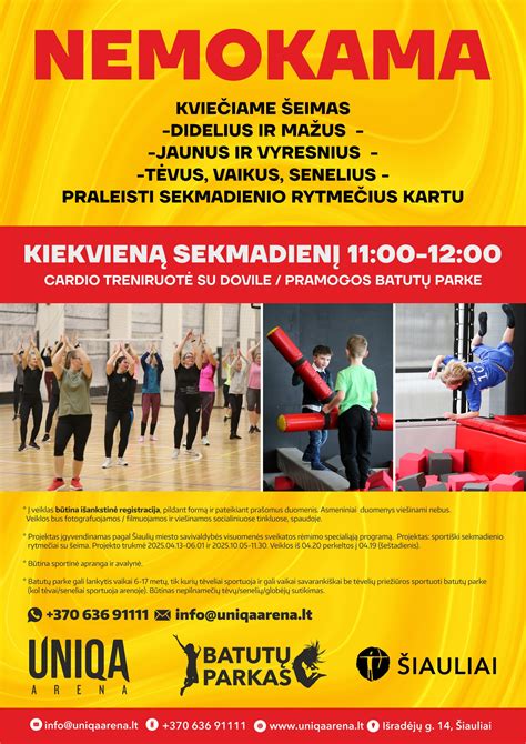 Vaikai ir tėvai sportuoja kartu rytinės mankštos metu