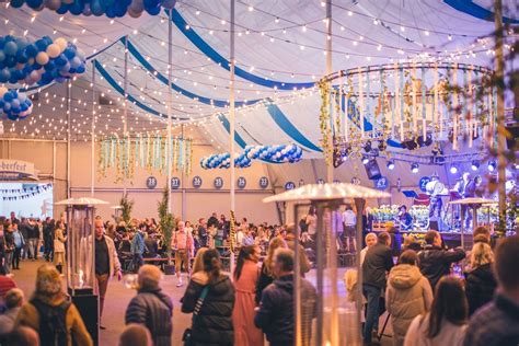 Gotų subkultūros atstovai festivalyje