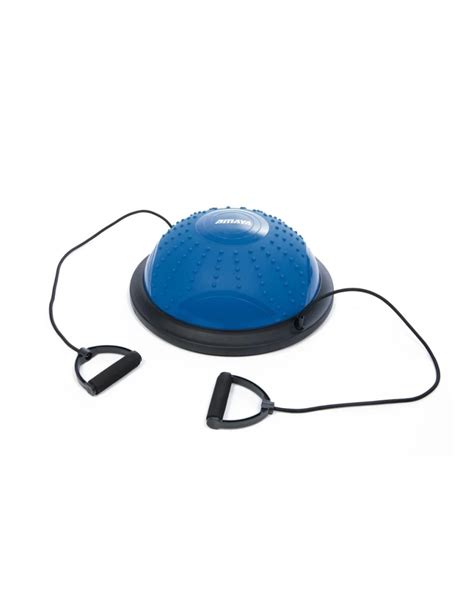 vaikas atlieka pusiausvyros pratimus ant nestabilaus paviršiaus