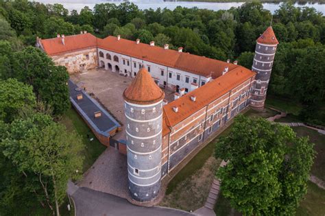 vaikai ekskursijoje po Panemunės pilis