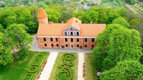 Raudondvario pilies ir apylinkių nuotrauka