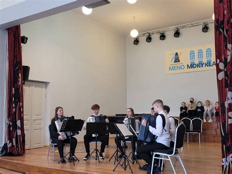 Mokinių ansamblinio muzikavimo pamoka