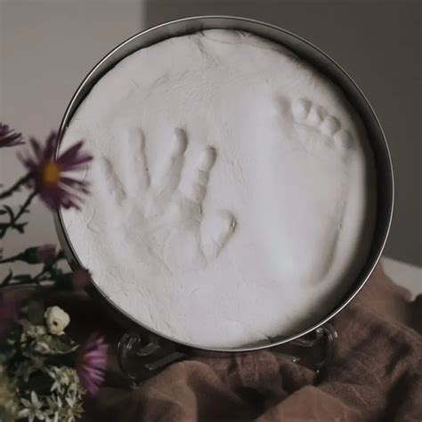 Dekoratyvinė dėžutė su gipso mase kūdikio atspaudui