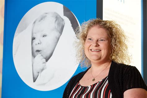 Nuotrauka: Louise Brown, pirmoji IVF kūdikis