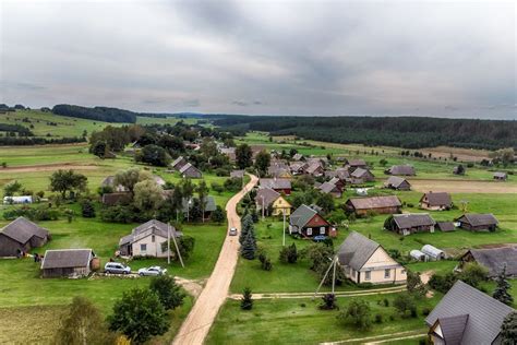 Kapiniškių kaimas