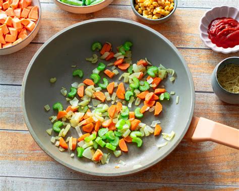 Daržovių košės ruošimas su Avent garintuvu