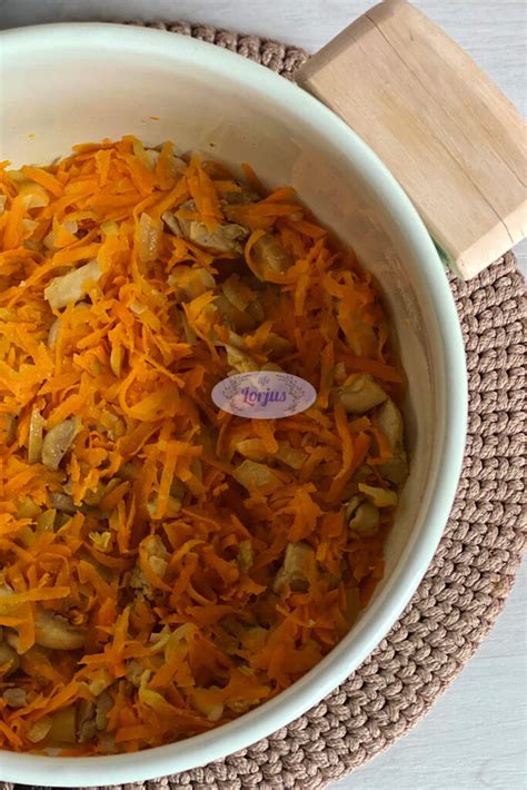 Receptas kūdikiui: garintos morkos su vištiena