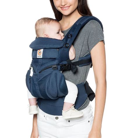 Ergobaby 360 nešioklė su kūdikiu veidu į pasaulį