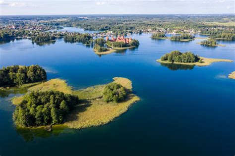 Žeimenų ežeras su salomis