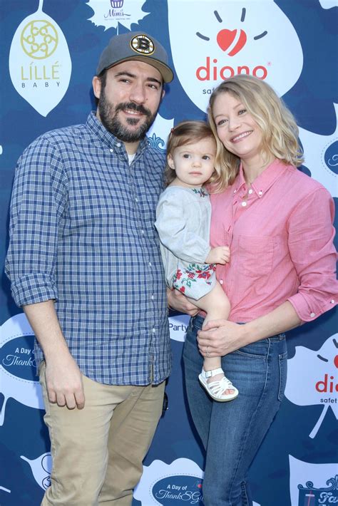 Emilie de Ravin su vyru Eric Bilitch ir vaikais