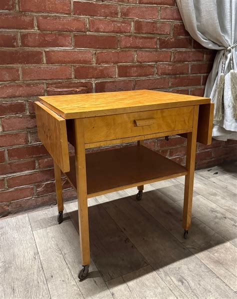 Senovinis keltų simbolis su medžiu