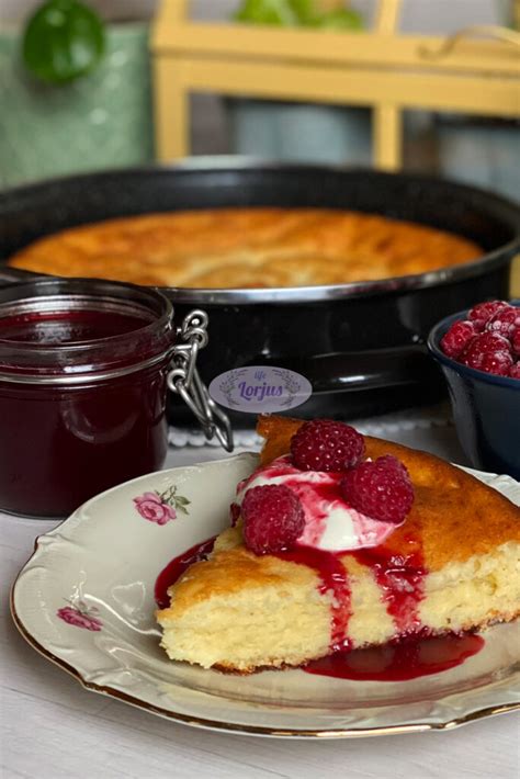 Paruoštas varškės apkepas su uogiene