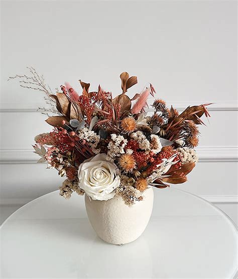 Džiovintų gėlių kompozicija