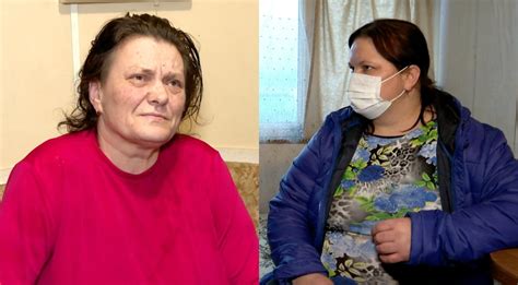 Moteris glaudžia savo mamą