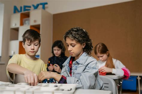 vaikai su technologijomis, STEAM